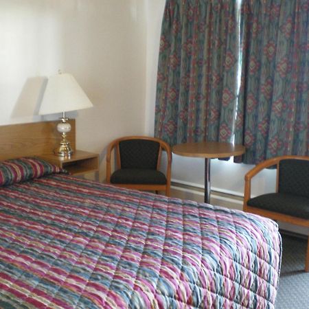 Sun-Dek Motel Medicine Hat Buitenkant foto