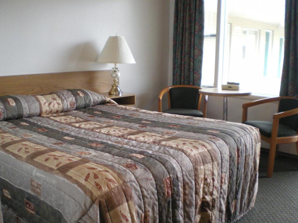 Sun-Dek Motel Medicine Hat Buitenkant foto