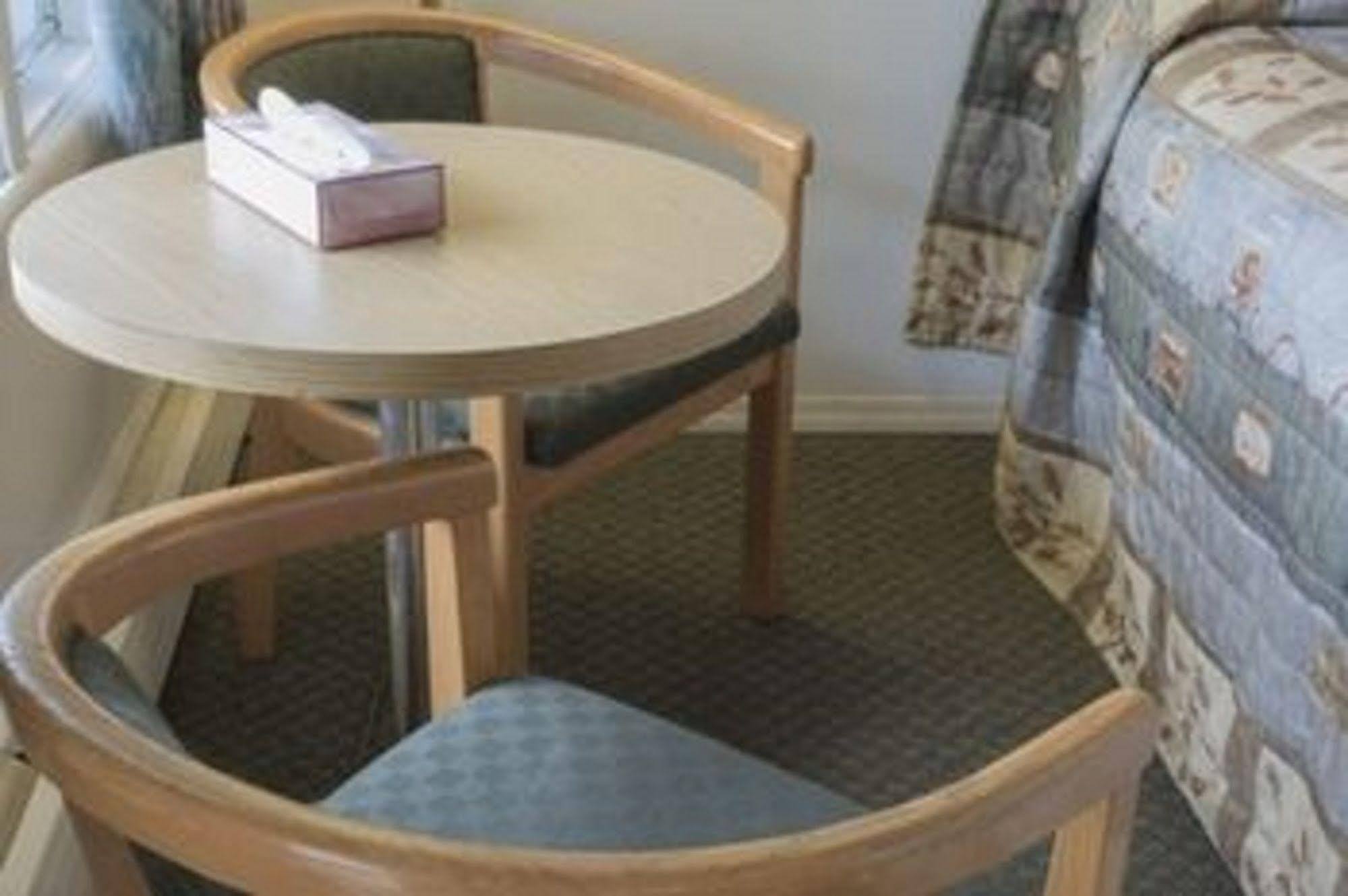 Sun-Dek Motel Medicine Hat Buitenkant foto