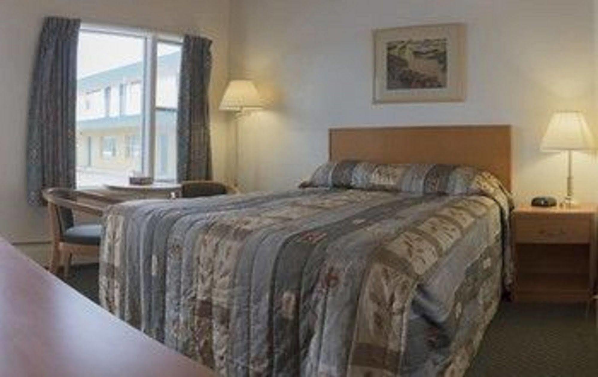 Sun-Dek Motel Medicine Hat Buitenkant foto
