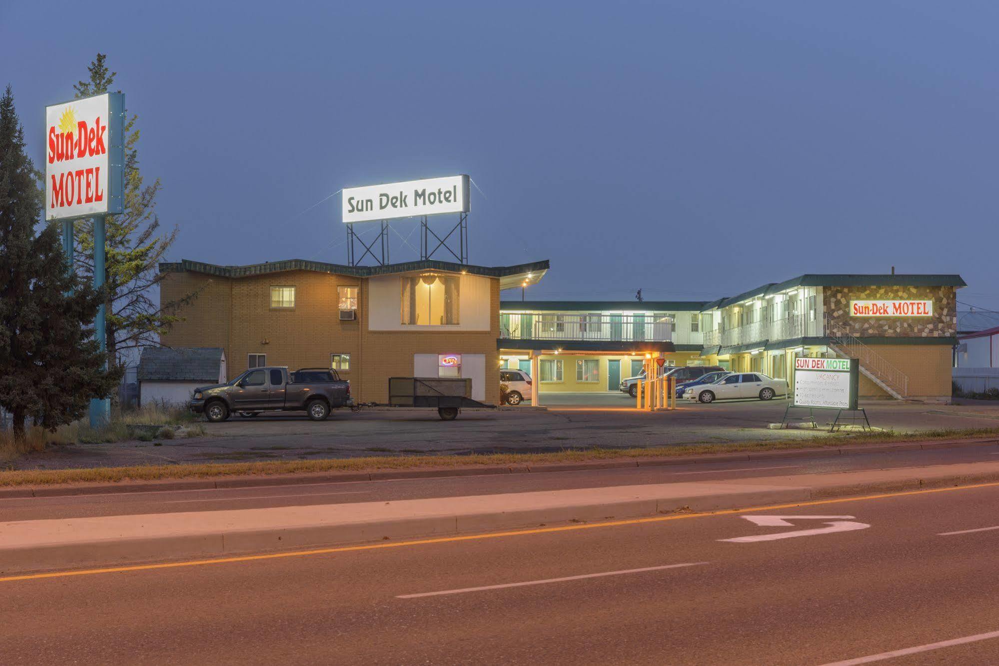 Sun-Dek Motel Medicine Hat Buitenkant foto