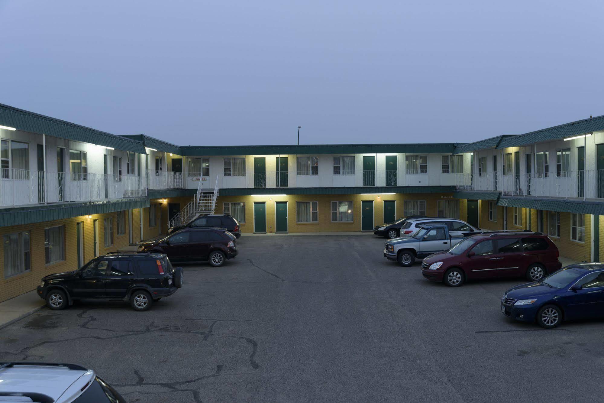 Sun-Dek Motel Medicine Hat Buitenkant foto