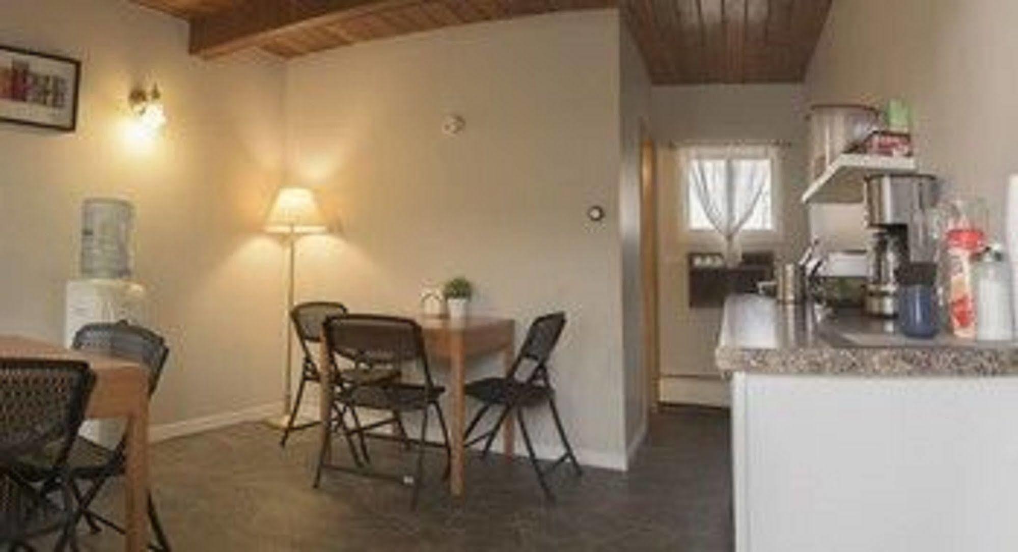 Sun-Dek Motel Medicine Hat Buitenkant foto
